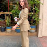 Riddhi Dogra Instagram – And it’s out !!! All episodes of #pitchersonzee5 streaming NOW.
A dump of my first day as Prachi Meena on the show.
A Venture Capitalist. A Boss Lady.
It was incredible to try and fit in the shoes of many kick ass women leading the way for all of us like @vineetasng who was so generous with her praise at the screening in Mumbai..
Prachi is based on those real women who swim with the sharks and deal with crabs, corals and dolphins with equal tact.
Loved every bit of playing her and am incredibly grateful to my two captains @arunabhkumar and @vaibhav.bundhoo for guiding me to explore her as much as I wanted to.
@theviralfever The story tellers of new India. You should be preserved. And I’m here for it.
Kudos to the entire team of writers, direction, music, art , costume and every department. @shivanibengani thank you for everything you do.
Thank you for pulling me into your magic world guys.
Thank you @naveenkasturia for bringing your A game everyday and for inspiring me to be better every day. @abhaymaha and @arunabhkumar and You – take a bow. Congratulations and big cheers to the three of you. A true team is full of equal team players who let one another shine and do better. Cheers guys 🥂🥳
Enjoy the episodes guys. And give us your honest and brutal feedback.
Link in bio.
#PitchersOnZEE5, new season premiering 23rd Dec
@theviralfever @naveenkasturia @arunabhkumar @abhaymaha @nowitsabhi @iridhidogra @sikandarkher @ashishvidyarthi1 @gopaldatt @ronjinichakraborty @anandeshwardwivedi @vaibhav.bundhoo @pracheen_peg #shubhamsharma @ts.tales @shreyansh.pandey @koshyvijay @manish_kalra_
@duhjizzy @luvvispute @Saadcasm_ @shrreya_ss @bahot_sahi_ankit @airtightpocket @vidushikaul @ketakinarayan
@vinchurkarakshay
@madandeodhar
@arihantrathod @zee5