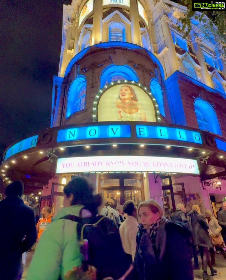 Riddhi Dogra Instagram - Musicals and Rickshaws. ðŽð§ðââïļððŧððĪŠ Gift Card Vendor