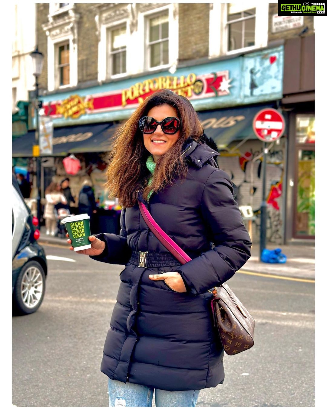 Riddhi Dogra Instagram - I’ve seen the changing colors of people far closely than I wished to. But they showed me nonetheless. Now I wear all the colors and let them think I’m the fool🤪 📸 @tanusridgupta Portobello Market, Portobello Road