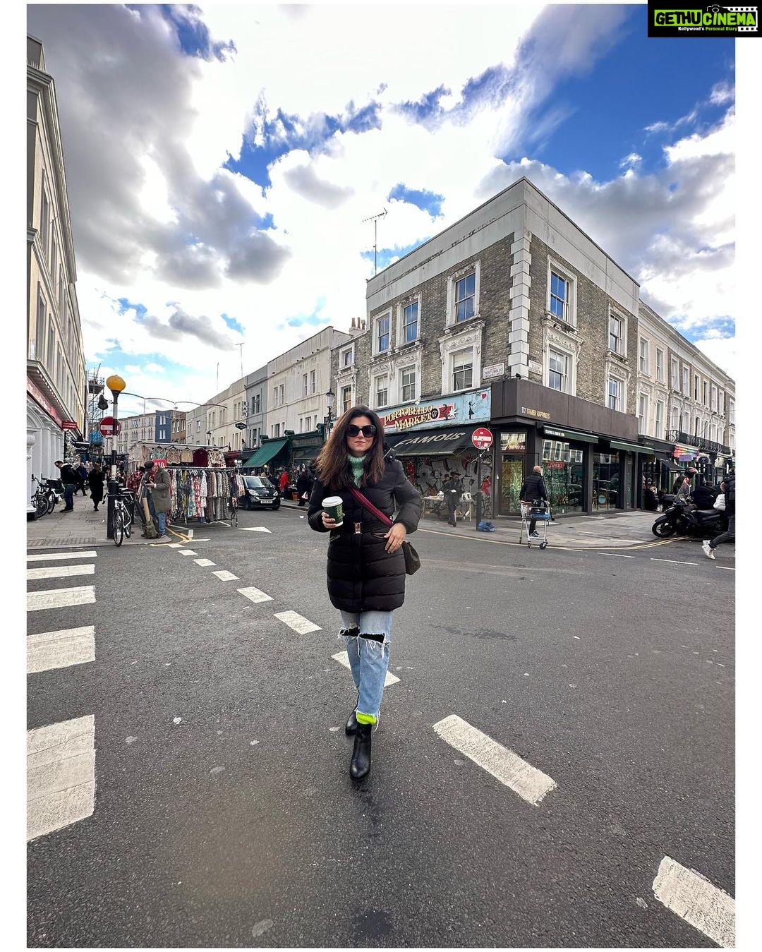 Riddhi Dogra Instagram - I’ve seen the changing colors of people far closely than I wished to. But they showed me nonetheless. Now I wear all the colors and let them think I’m the fool🤪 📸 @tanusridgupta Portobello Market, Portobello Road