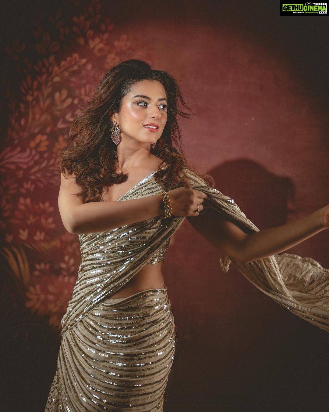 Riddhi Dogra Instagram - For some of us. Many of us. Most of us. Dreams are the beacon of hope we live by. As an actor who’s been doing the crazy thing called work in the field of entertainment for some time now, I can’t tell you how singular the journey is. The marriage of Arts and Business is the most ruthless because of the sheer opposition of the two. Marketing skills, viral videos, small talks matter more than commitment to your craft, sincerity and value system at work. You are on your own. Your dreams tucked in your soul. Brimming out a Large spirit while the world prefers you small. Until….. until …. until…. YOU make your dream come true. And that’s when it’s all worth it. You smile with tears and dance with weak knees. I too wait for that for me. So dearly. To the innumerable artists like me. Who walk alone. Who break down and fall and weep and wipe the tears, take the heartbreaks, get on their knees , sit up, stand. Who write their stories and put that dream energy to work. With no marketing machinery or anyone interested in building you up. Don’t give up on the dream. You. Are. Not. Alone. I. Am. Not. Alone. P.s. Just finished watching the #oscars ! Of course!!!! Cheers Dreamers 🙌♥️🧿 Styled by @ananyaarora2013 📸 @deepak_das_photography Outfit- @prevasu Jewellery- @yuvaanjewels @allthatglitters.jewellery