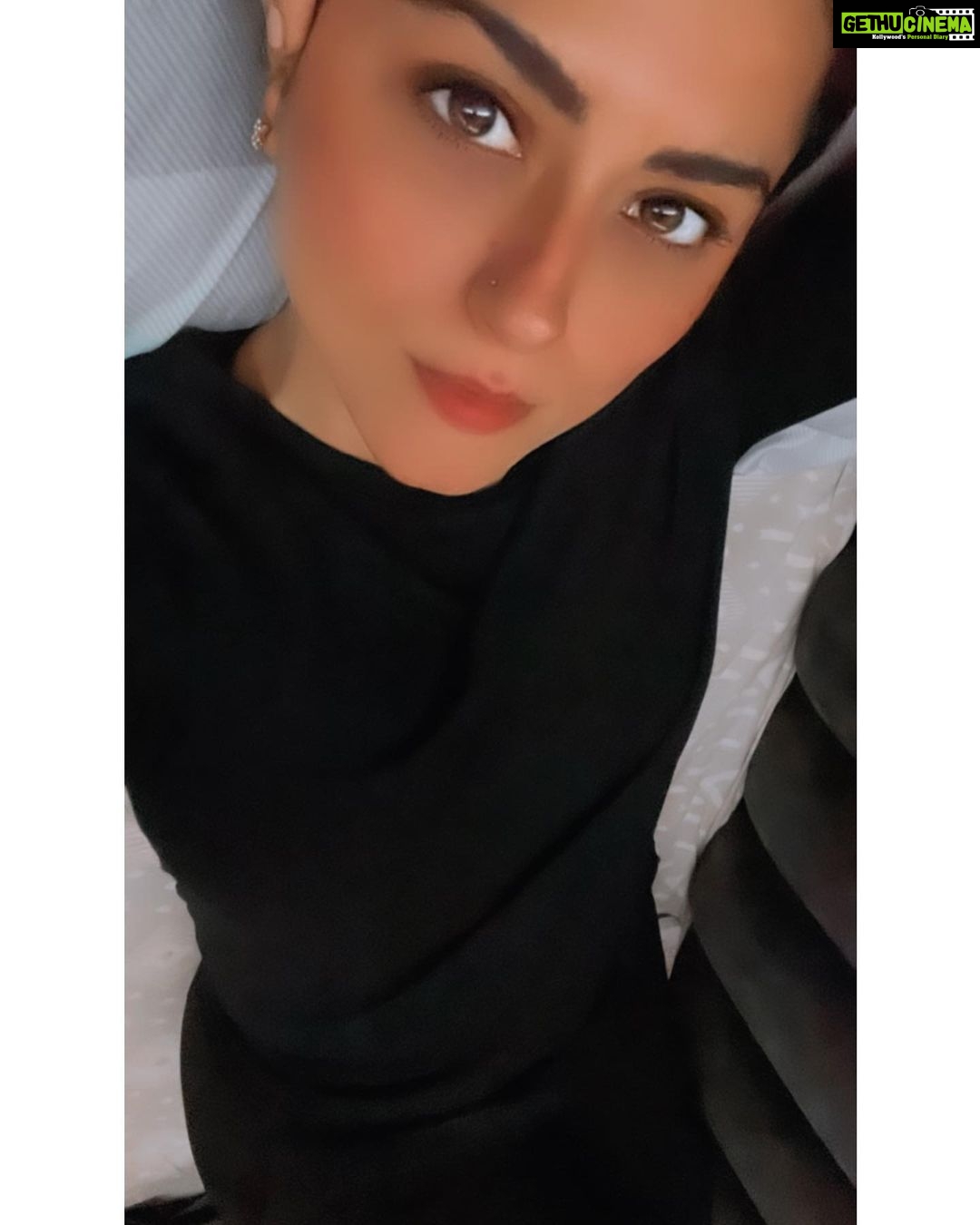 Riddhi Dogra Instagram - Your energy is your gift to the world. Be very mindful of giving it out. Use it the way it makes you happy, use it for bettering the world in your OWN WAY. And if you want to rest it out, sit it out, sleep it out, hibernate it out, vacation it out, laze it out. That’s FINE. You haven’t taken birth to just work. You have come here to live. So live. And do things from love. Or don’t do them at all. Coz then whatever you will be left with , you will do with love !! #selfmusing #talkingtomyself