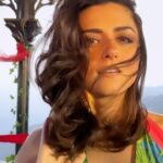 Riddhi Dogra Instagram - Another #bts from our song that’s trending right now #barsaathojaaye 😍🧿☔️🌈 P.s. Please Watch till the end coz I don’t steal credit !! 😂😂😂😂😎😎😎😎