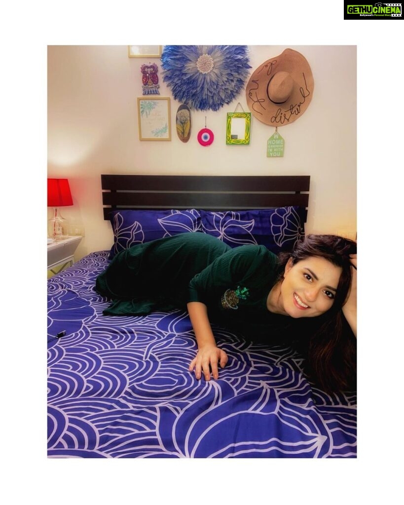 Riddhi Dogra Instagram - My sleep space is my safe haven and a cradle of sweet dreams. When it came to redecorating my bedroom, I chose none other than the leading sleep expert @duroflexworld. I got myself their Posture Perfect Mattress from the signature doctor recommended Duropedic range. Totally love the way it supports my back as I get a good night's sleep. And to complete my sleep space I got this luxe antibacterial bed linen with a rich satin finish from their collection co-created with none other than Rohit Bal. When are you getting yours? #RohitBalForDuroflex #NothingLikeDuroflex #SleepExperts #MadeInIndia