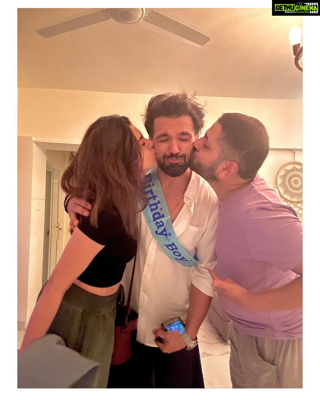 Riddhi Dogra Instagram - In the fast lanes of life when you pause with old friends it truly feel like दोस्ती सुकून है ♥️🥰 Happy Birthday My Boy @rithvik_d Have the safest and best time in the mountains and the healthiest, happiest year ahead. You have my heart, always ! ♥️♾️🪬