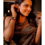 Riddhi Dogra Instagram – Stepping out of the house. But making it Dramatic!! Diwali Dramatic 🤩✨🪔😂
Love the pictures @ravii_dixit 📸
Styling @ananyaarora2013
@suta_bombay you know I love your entire collection.
Past present and future 😍
Jewels @sangeetaboochra @minerali_store
