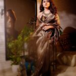 Riddhi Dogra Instagram – @iridhidogra looks resplendent in a @suta_bombay Saree
Jewellery by @sangeetaboochra X @minerali_store
.
.
Styled by @ananyaarora2013 X @theboltpr
Photographed by @ravii_dixit
Stylist Assitant: @mahekagandhi_16 Mumbai, Maharashtra