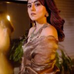 Riddhi Dogra Instagram – @iridhidogra looks resplendent in a @suta_bombay Saree
Jewellery by @sangeetaboochra X @minerali_store
.
.
Styled by @ananyaarora2013 X @theboltpr
Photographed by @ravii_dixit
Stylist Assitant: @mahekagandhi_16 Mumbai, Maharashtra