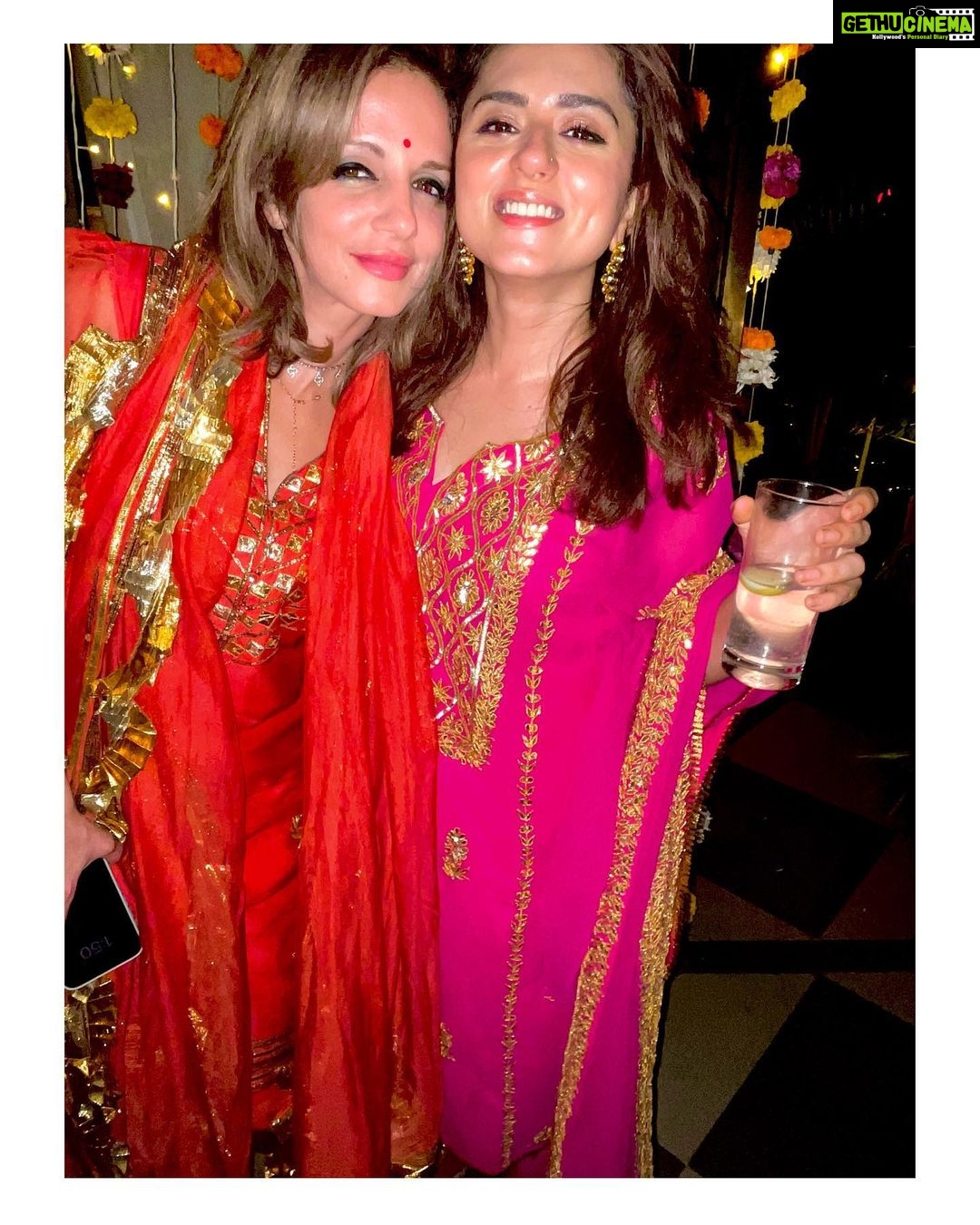 Riddhi Dogra Instagram - Lights. Love. Laughter. Dressing up. Sweets. Cards. Fooooood. What’s not to love about our culture and it’s festivals. First Diwali after shaadi for @karishmaktanna @varun_bangera and every bit of it was all things love. Thank you for having me girl ♥️✨🪔🧿🥰