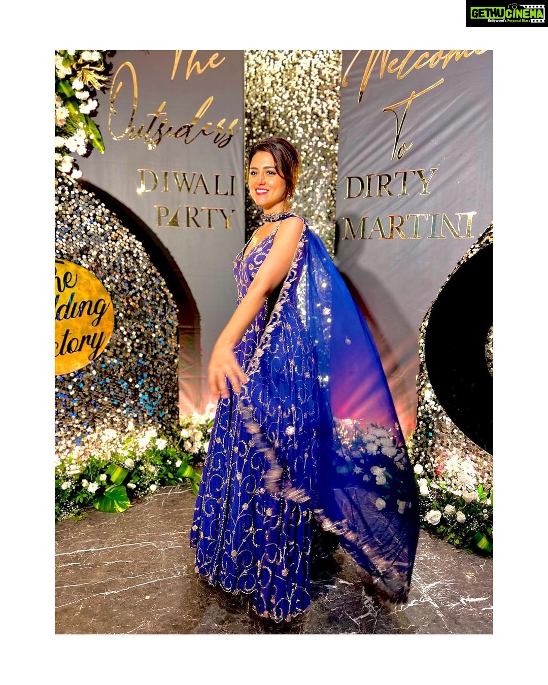 Riddhi Dogra Instagram - Let the blinging begin ! #diwali ✨ Thank you for having me @victoglyphix @iammangopeople