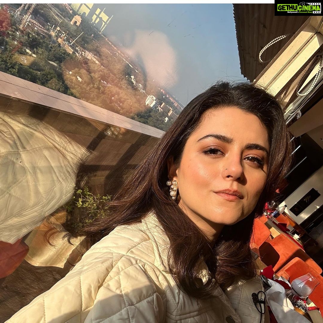 Riddhi Dogra Instagram - Pitching it in the capital city ! #pitchersseason2 Make up and Hair @shreyamakeupandhair Outfit: @pankhclothing Jewellery: @blingthingstore Stylist: @stylebysaachivj Team: @styledbynikinagda @stylebyniti