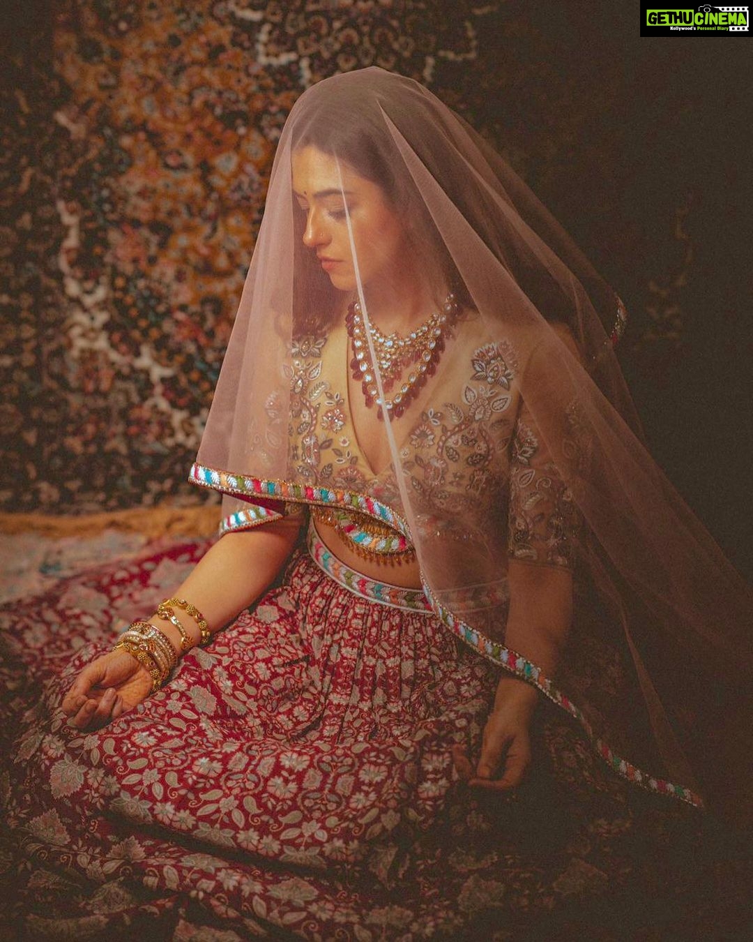 Riddhi Dogra Instagram - Love like a Yash Chopra heroine in a Tarantino world😍🥰♥️ #valentinesday Outfit by- @houseofneetalulla Necklaces by- @aquamarine_jewellery Bangle stacks by- @allthatglitters.jewellery Styled by- @ananyaarora2013 Team- @__hitankshi Shot and edited by- @deepak_das_photography Make up by- @makeitupbysimmy @carpet_darbar