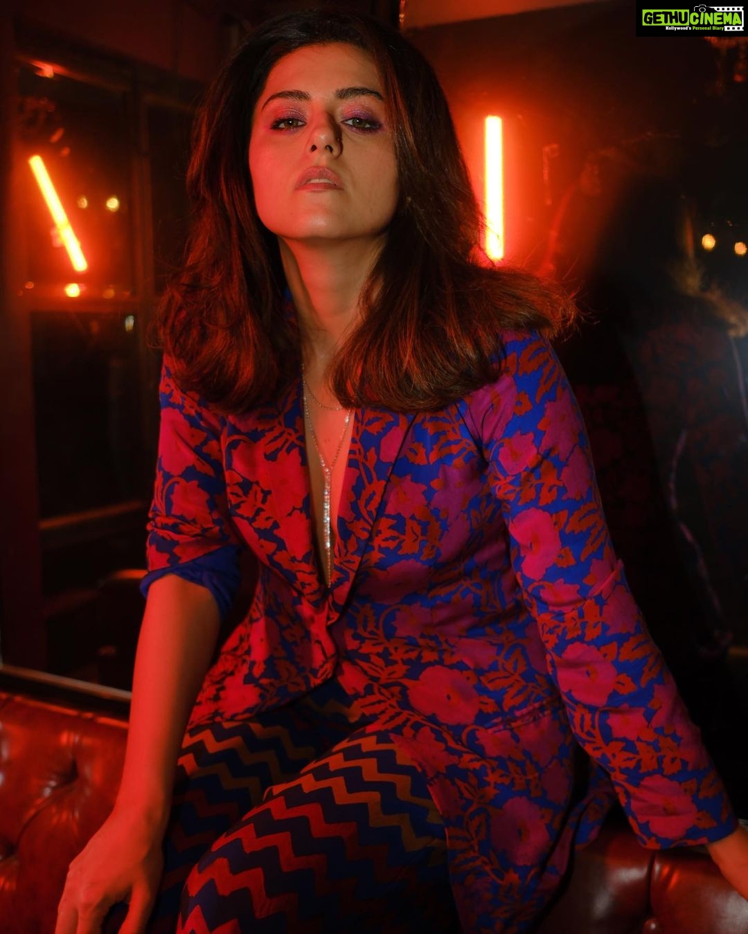 Riddhi Dogra Instagram - You are the play between your shadow and higher self. Enjoy the dance of life. 📸 @ravii_dixit Outfit @joyresortwear Coordinated by @sonyashaikh Styleby @stylebysaachivj Muah @shreyamakeupandhair Team @sanzimehta777 @stylebynikinagda @stylebyniti True Tramm Trunk