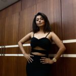 Ridheema Tiwari Instagram - Friday Thrills ♣️♣️♣️ #blackisblack #ridhiematiwari Mumbai, Maharashtra