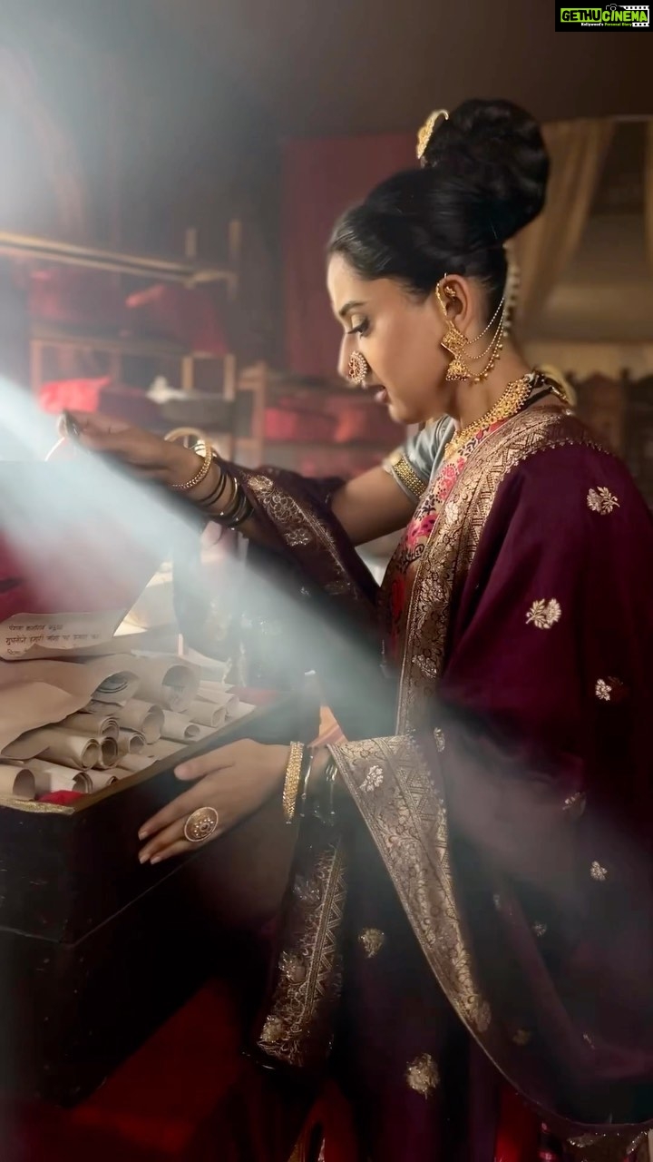 Riya Sharma Instagram - काशीबाई @riyasharmaa_09 . #kashibaibajiraoballal #old #marathi #shaniwarwada #viral #zeetv #reels #reelitfeelit #riyasharma #instagram #trank #reelindia #newyear #reelkarofeelkaro