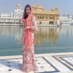Riya Sharma Instagram - Ardas, believe and sabr 🤍 #satnamsriwaheguru #peace Golden Temple,Amritsar