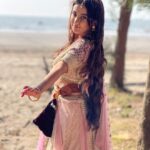 Riya Sharma Instagram - Catch me if you can 🌼✨ #beach #dhruvtara #tara Mumbai, Maharashtra