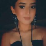 Riya Sharma Instagram - These are the days we live for✨ #hello2022 #newyearseve #goa @halloffame2008 @_prernasinghofficial_ @rohittumdam17