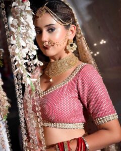 Riya Sharma Instagram - Khoobsurat mai nahi, apki nigahen hain 🌷
Outfit: @anusoru @nidhikurda
Picture clicked by the amazing @rehamnhairstylist ❤️