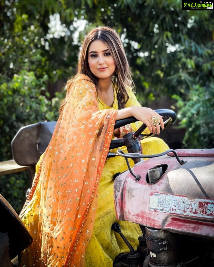 Actress Riya Sharma HD Instagram Photos and Wallpapers December 2021