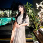 Riya Sharma Instagram - #diwali2021 with the most beautiful and the most important people of my life ❤️✨ P.S. thankyou @mallaikaa07 for getting me this amazing outfit at the last min! ❤️ #latepost Landmark, Kanpur