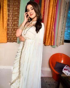 Riya Sharma Instagram - There is beauty in simplicity ✨ Mumbai, Maharashtra