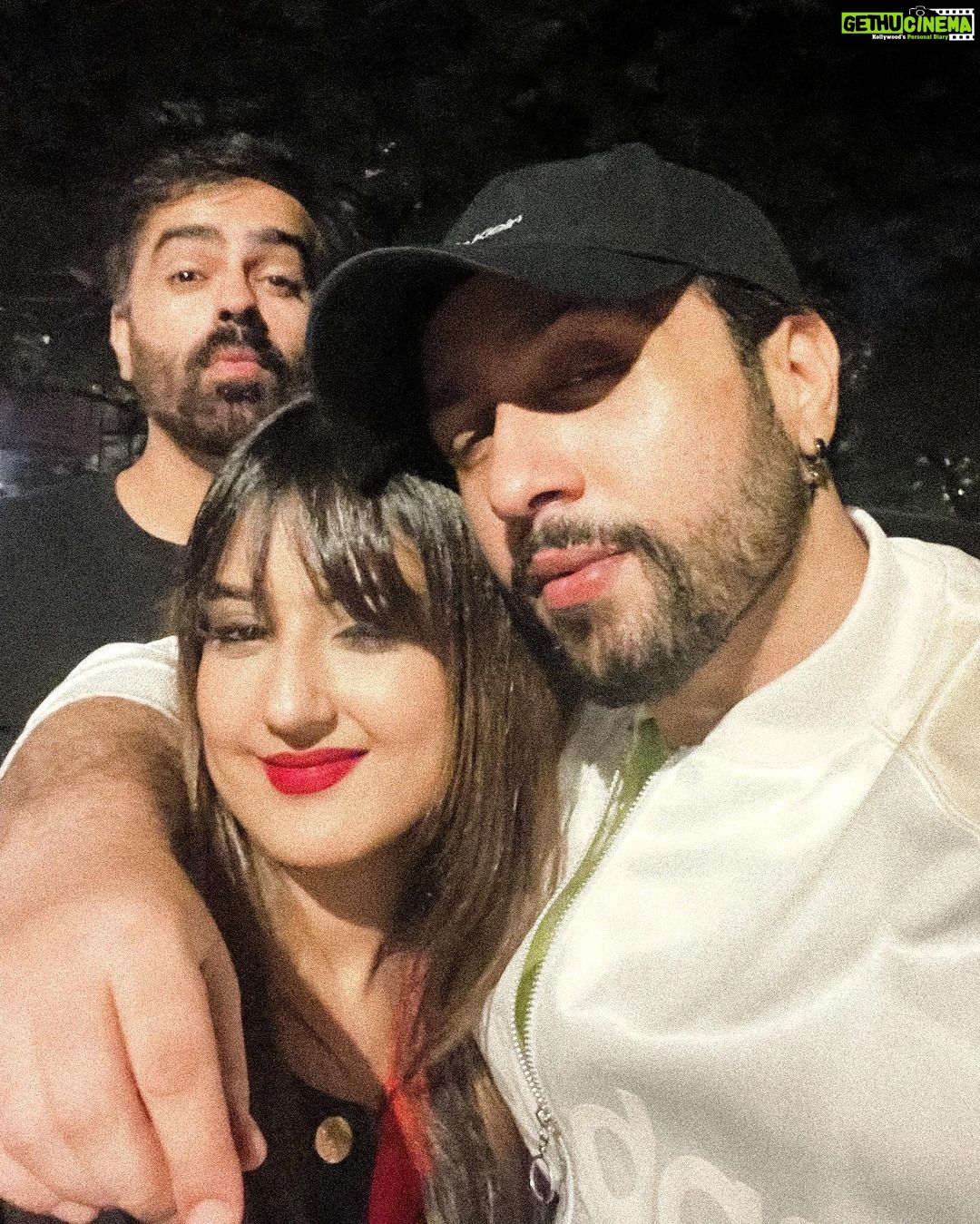 Riya Sharma Instagram - My #23rd ✨🥂 Thankyou for making it so special and unforgettable ✨❤️ My mains ❤️ Also, so so grateful for all the wishes, blessings and the cutest presents! Aap hain toh main hun Shukriya 🙏🏻❤️ Love you guys with all my heart ❤️ @adhyayansuman @mallaikaa07 @paintmomzy @gauravmonga13 @jhadisha @jaikumartawrani @bhoomika1412 @aakanksha.pal5 @aniami_sinha @alankapoor @komalkundarofficial @sumit.sharnagat The Game Palacio
