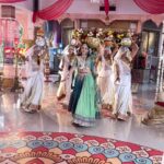 Riya Sharma Instagram - Jab jab kanha murli bajaye daudi aae Radha Rani 🙏🏻🤍 #krishnalove #harekrishna #radheradhe #radharani Mumbai, Maharashtra