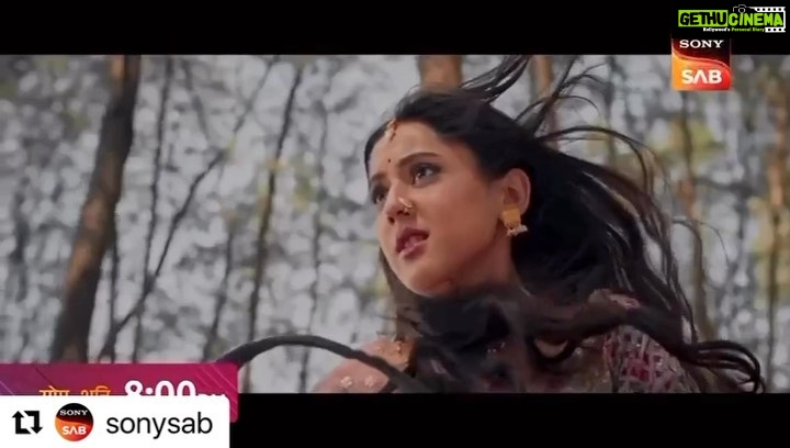 Riya Sharma Instagram - #Repost @sonysab with @use.repost ・・・ Bhai ki jaan bachaane jiss doctor ki khoj mein Tara sadiyon paar aayi, kismat aaj ussi ki chaukhat par le aayi! Dekhiye #DhruvTaraSamaySadiSePare Mon-Sat raat 8 baje, sirf Sony SAB par. #NewShow #SonySAB #DhruvTara @riyasharmaa_09 @ishhandhawann Mumbai, Maharashtra