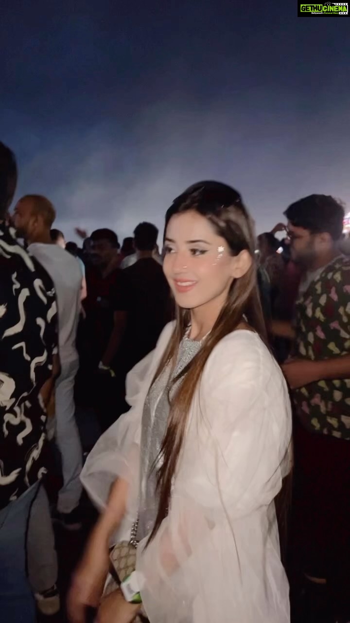 Riya Sharma Instagram - T E C H N O T I L L I D I E π½ P.s.- Comment your POV, Iβll pin the best ones ππ€ #techno #technogirl #outfitideas #tomorrowlandoutfit #raveoutfit #rave #newyear2022 #vibecheck #styledbyme #styledbyriri