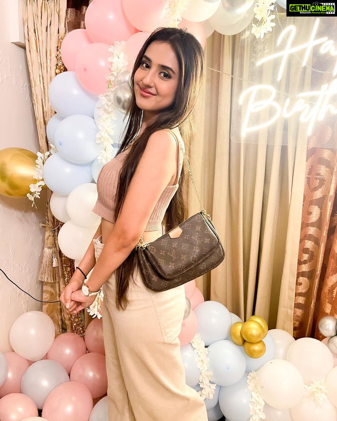 Riya Sharma - 33.2K Likes - As good as it gets 🤍