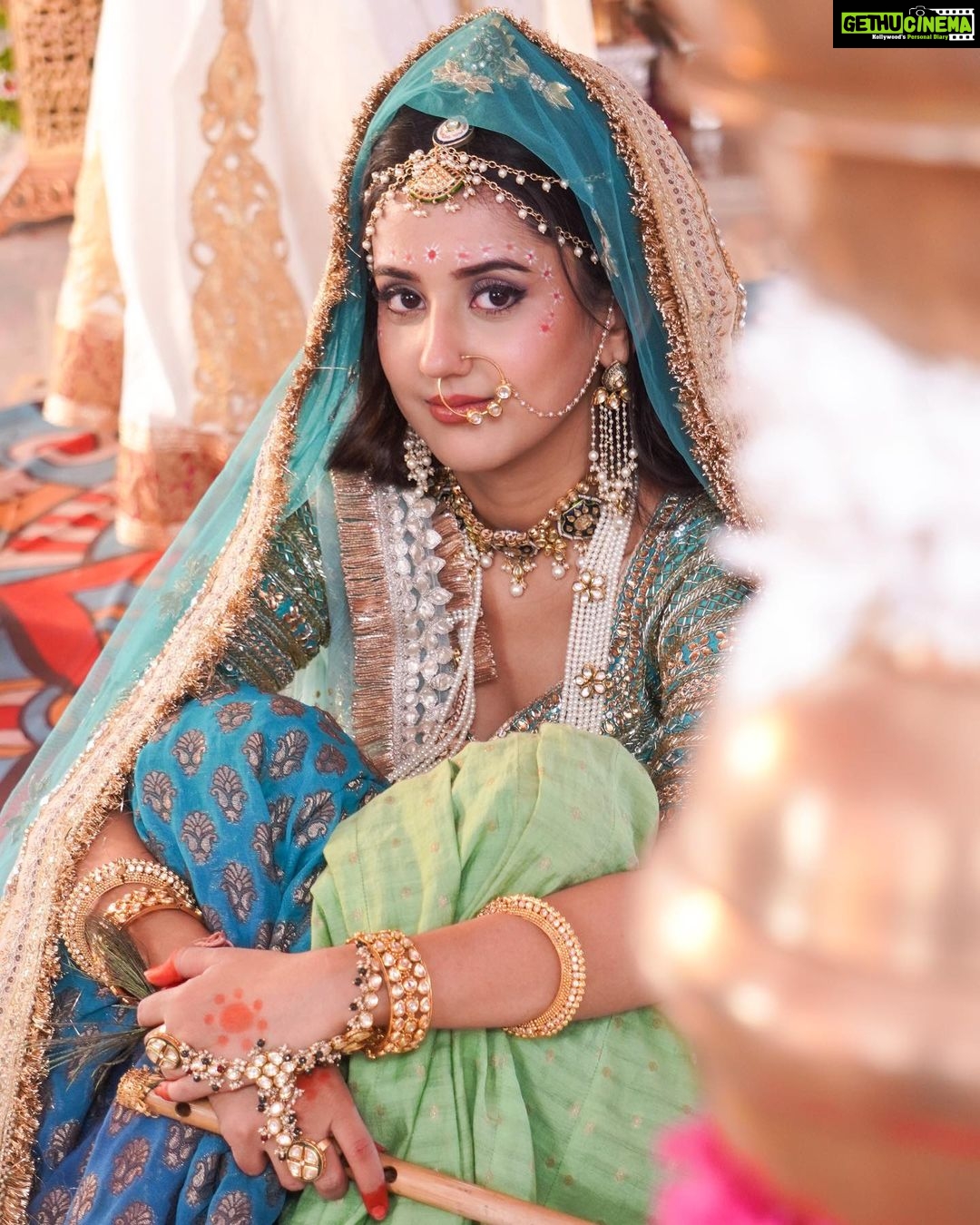 Riya Sharma - 32.8K Likes - Dil mein Shri Krishna aur hoton pe muskaan, 
Bas yehi hain Shri Krishna bhakt ki pehechan 🤍
Radhe Radhe, Krishna Krishna 🤍🙏🏻🙏🏻

#radharani #tara #dhruvtara #krishnalove #radhakrishna
