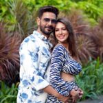 Rochelle Rao Instagram - Full Monsoon feels in this @howwhenwearclothing outfit from our candid shoot with @officialhumansofbombay by @kutbudgram ... love "romancing u" in the rain by baby @keithsequeira