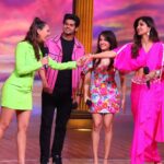 Rochelle Rao Instagram – We had a blast shooting tonights episode! And loved having the glamourous @theshilpashetty the cute @shirleysetia & handsome @abhimanyud on India’s laughter champion! 
Styled by @anishagandhi3 @rochelledsa 
Assisted by @styledbynishhh 
HMU @sharaddhamnaskar @salunkhevaishali 
#rochelle #rochelleonilc #rochelleraosequeira #rochellerao #anchormode #comedy #indiaslaughterchampion