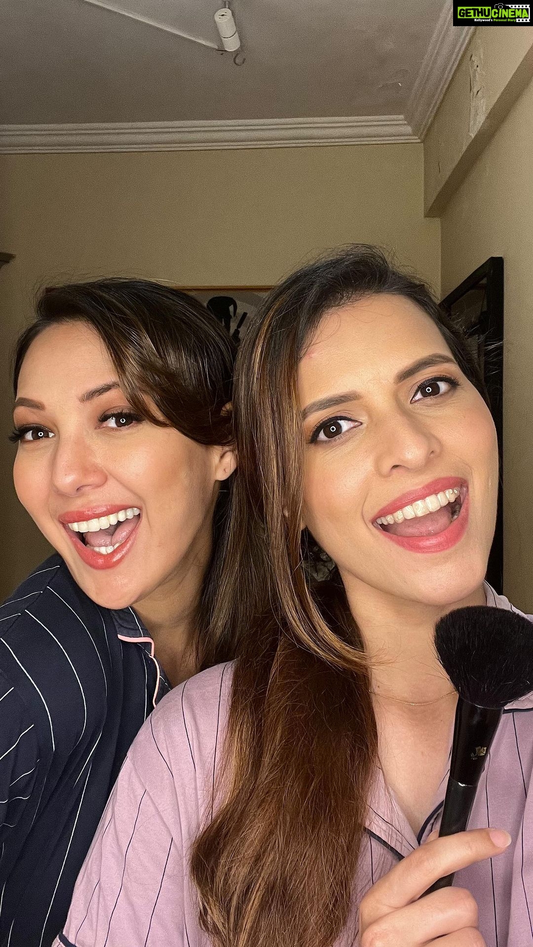 Rochelle Rao Instagram - When you get weekend ready! Sister fun with @rochellerao! #VjPaloma #RaoSisters #OutAndAbout #StyleFiles
