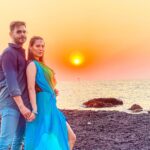 Rochelle Rao Instagram - I am sooo lucky @keithsequeira tag ur hubby for a #hubbyappreciationpost Wearing @nainasethofficial Styled by @sonyashaikh #kero #kerotravelseries #kerotravels #couplegoals #anniversary Anjuna Beach,Goa