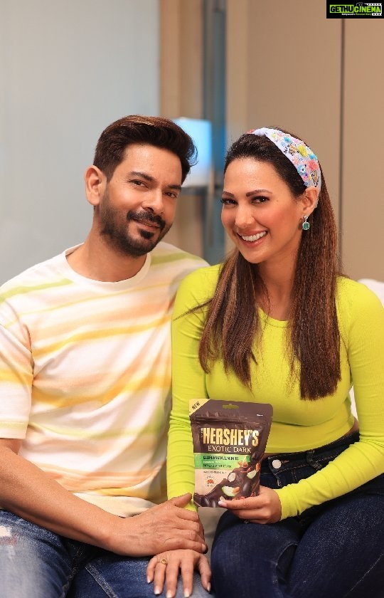 Rochelle Rao Instagram - Celebrating Valentine's Day with my forever number one @keithsequeira who has always pushed me to achieve my dreams big & small! This Valentine’s Day, celebrate #yourforevers with Hershey’s. #ad @hersheysindia