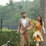 Rochelle Rao Instagram - Walking into the new year with a cutie in my frame.. oh and you @keithsequeira 😘 Jokes apart, remember to take the time to enjoy the little moments this year, cus in the end they are the moments that really matter! *Special mention the very handsome & well behaved (atleast for this reel) @leo_sadwelkar_23 * Shot by @flamingo.productions Hair by @akreationsindia @akreationspowai Wearing @veromodaindia #happynewyear #2022goals #kero #kerotravels #keroreelchallenge #lotteryontkss #lottery #lotteryreelchallenge