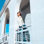 Rochelle Rao Instagram - When u feel like ur surrounded in darkness just remember all it takes is one act of Love, to bring you into the light...take that step today! #loveandlight #prayingforukraine @being_flamingo @flamingo.productions Wearing @veromodaindia