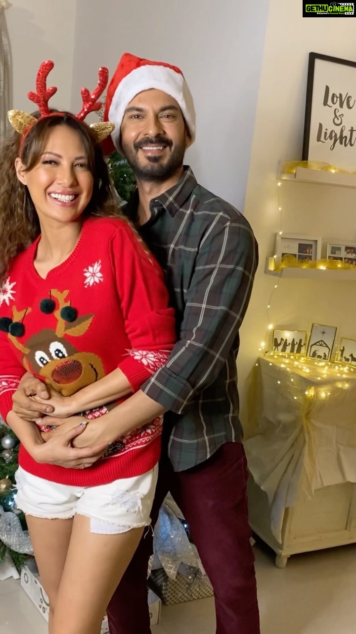Rochelle Rao Instagram - Still rocking under the #christmastree #merrychristmas #kero #keroreelchallenge #keroreels Christmas Sweater @veromodaindia