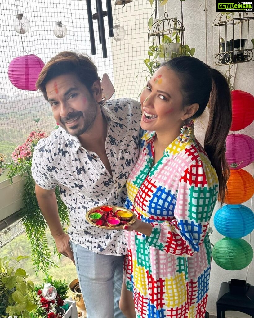 Rochelle Rao Instagram - Happy Holi all.. hope you all had a great day with lots of food, friends & family!