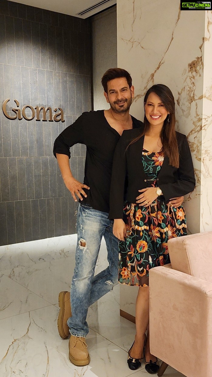 Rochelle Rao Instagram - Just a quick throwback to an exceptional pre birthday dinner for mine @rochellerao ❤️ with some beautiful friends 💝 and great food 🍱 What a night 🤩. Got to say that the food @gomamumbai was super 👍🏻… the flavours and textures yummm 🤤 👌🏻. Big shout out and thanks to all in this reel for making it a night to remember 💕 Radisson Mumbai Goregaon