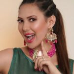 Rochelle Rao Instagram - I'm still here waiting for the rest of you to chose! Only Saris for me or other desi outfits too? Comment with your choice to be featured in my stories.. Green Outfit from @springdiariesstore Sari from @muksweta Lipstick @blushbee_beauty All Jewellery from @maejewellery Styled by @sonyashaikh and @thelittlebaublebox