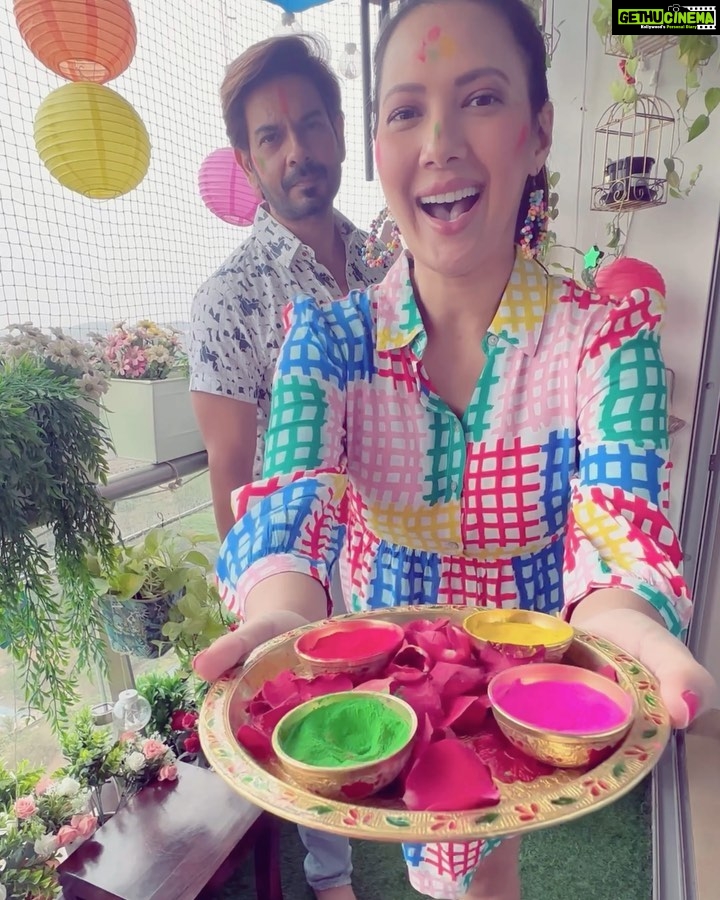 Rochelle Rao Instagram - Happy Holi all.. hope you all had a great day with lots of food, friends & family!