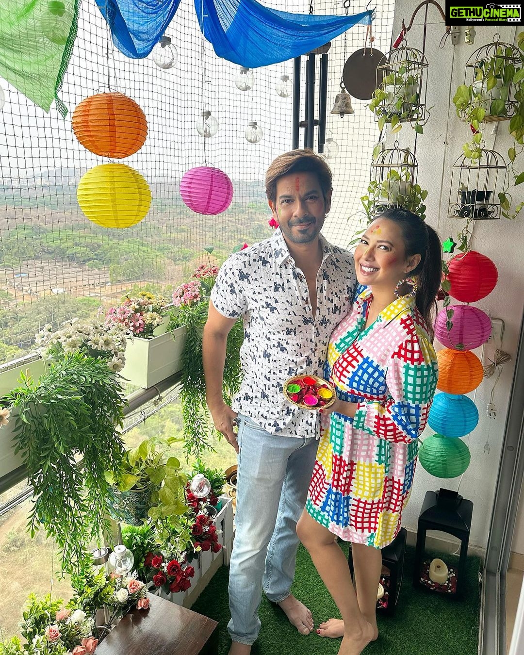 Rochelle Rao Instagram - Happy Holi all.. hope you all had a great day with lots of food, friends & family!
