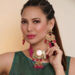Rochelle Rao Instagram - I'm still here waiting for the rest of you to chose! Only Saris for me or other desi outfits too? Comment with your choice to be featured in my stories.. Green Outfit from @springdiariesstore Sari from @muksweta Lipstick @blushbee_beauty All Jewellery from @maejewellery Styled by @sonyashaikh and @thelittlebaublebox