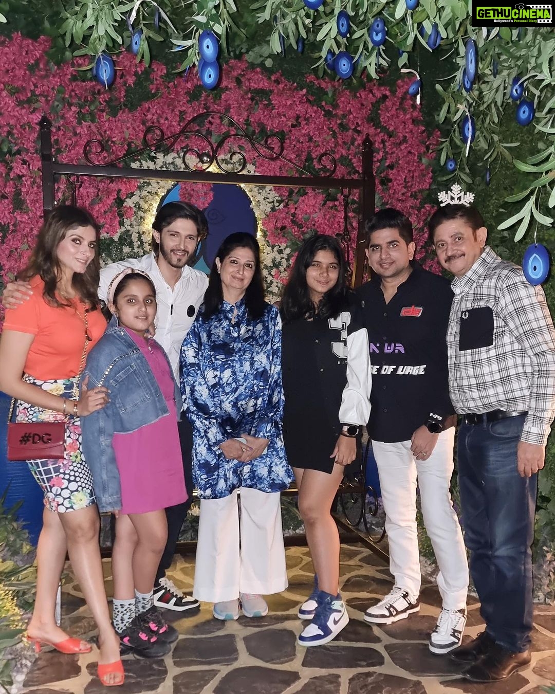 Rohan Mehra Instagram - Family ❤️ Where life begins and love never ends 🤗 OPA KIPOS