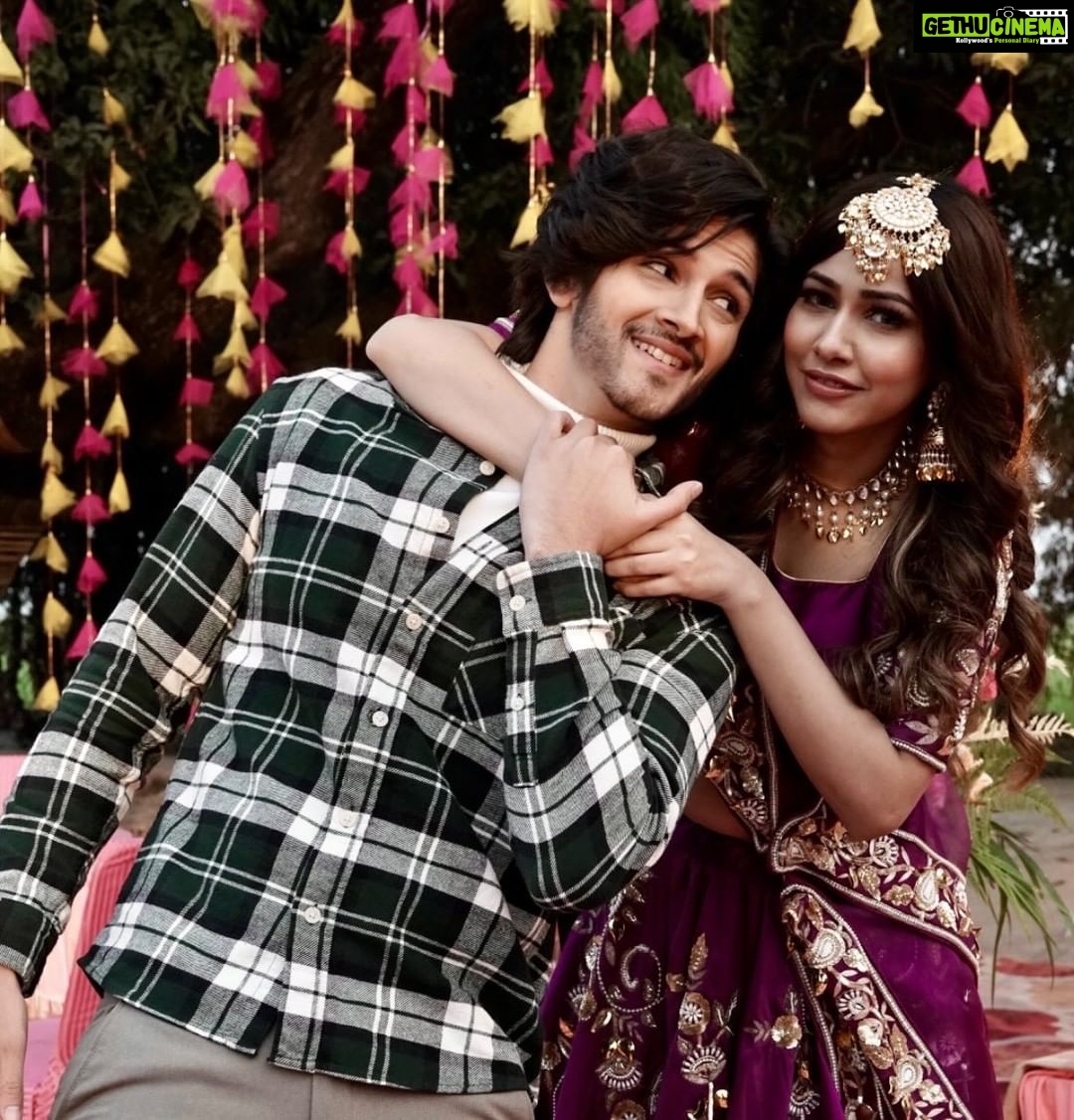 Rohan Mehra - 18.1K Likes - The wait is almost over ✨✨
Presenting you the teaser of Roka-Roka...
This will surely help you buffer as the song loads on 20th Jan 2022! 💞
https://youtu.be/tzP_Ud9p6AE
@iimu.sic @rohanmehraa @rummanshahrukh @zublee @goldiesohel @deepaktaggar @gchawla62 @thestorywala_ @vinitatutejamua @hairstylist_laddi312 @abhishekgureja @jewarcreations_by_manveer_gill @pawankumar.editor
#iimusic #MusicLabel #RecordLabel #RokaRoka #TeaserOutNow #UpcomingSong #ComingSoon #WeddingSong #Romantic #Song #RomanticSong #RohanMehra #RummanAhmed #Zublee #GoldieSohel #RokaRokaSong