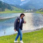 Rohan Mehra Instagram – Muskurane ki wajah tum ho LOL
.
#rohanmehra #candid #travel #travelphotography #nature #naturephotography #switzerland #throwback Titlis Switzerland