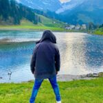 Rohan Mehra Instagram - Muskurane ki wajah tum ho LOL . #rohanmehra #candid #travel #travelphotography #nature #naturephotography #switzerland #throwback Titlis Switzerland
